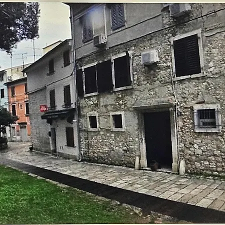 Ferienglueck Unterm Dach Porec Exterior photo